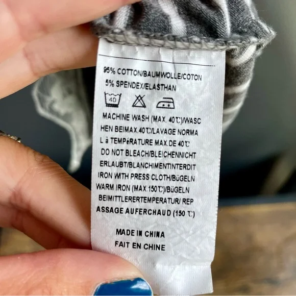 Women Striped Button Down Night Gown with Lace Accent Pocket Size M Nightshirt - Picture 6 of 6